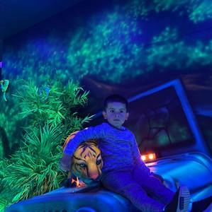 Meet your Posher, Byron